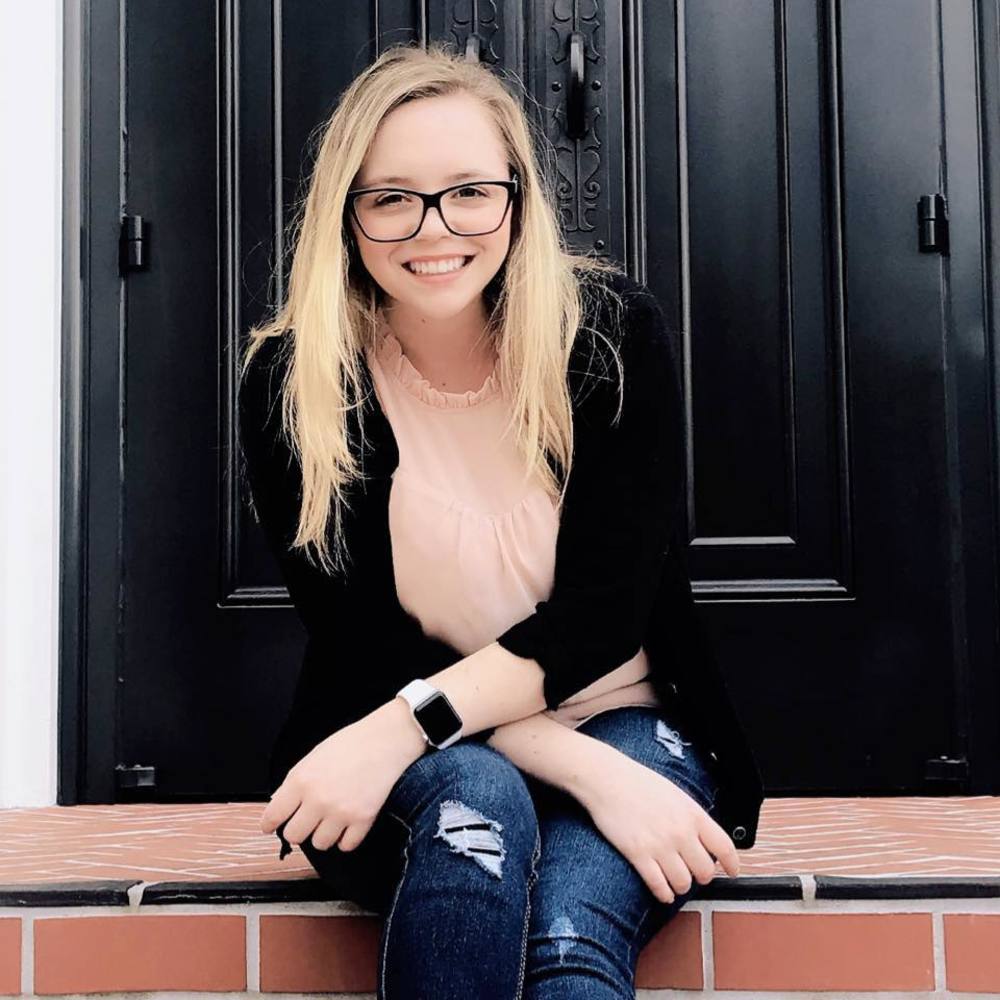 Meet your Posher, Alexis